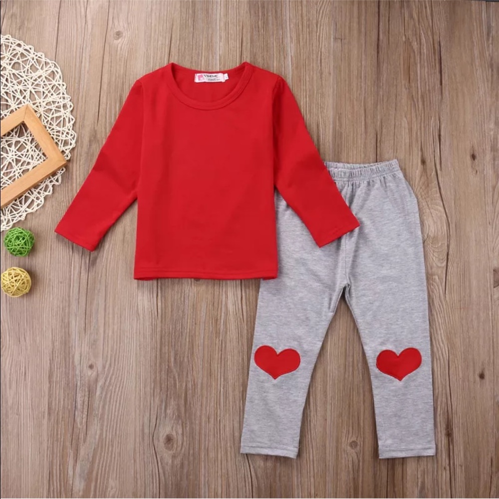 Sweet little girls 2 pc outfit.